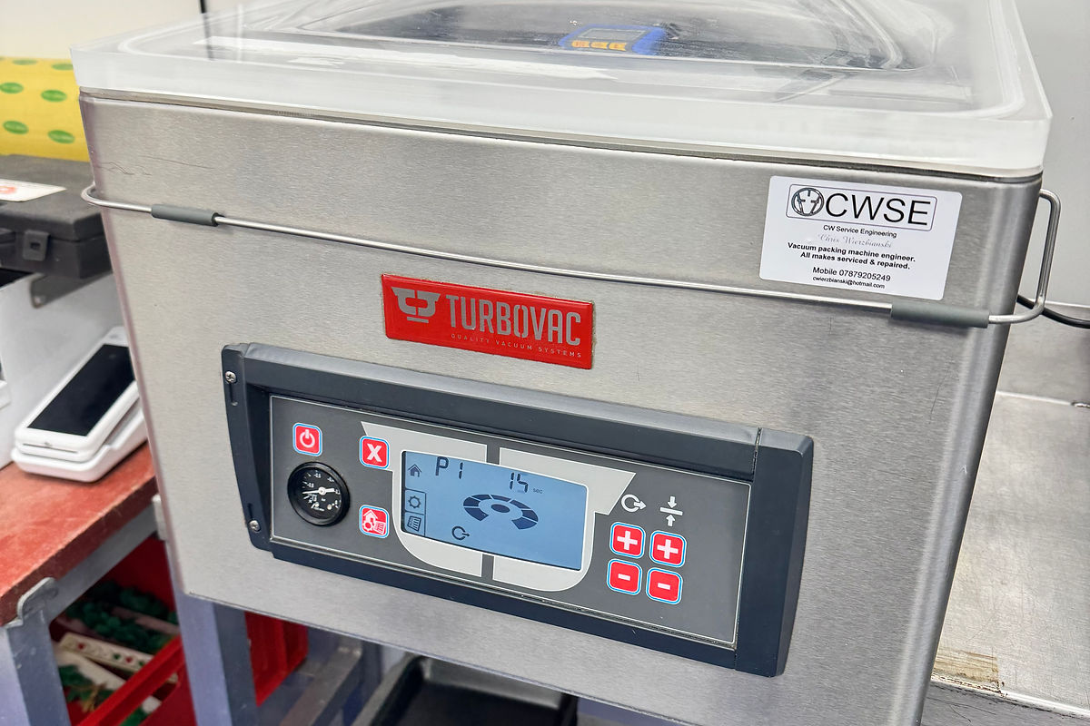 Commercial food production vacuum packing equipment